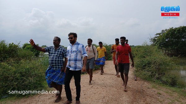 இளங்குமரன் எம்.பி சுண்டிக்குளம்  கடற்கரை பகுதிக்கு விஜயம்..! 